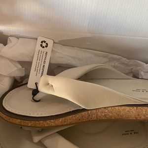 NWT Rag and Bone Parque Thong sandals in Paloma